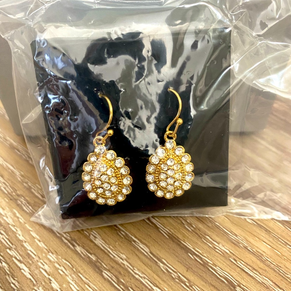 Avon Dangle Drop Earrings